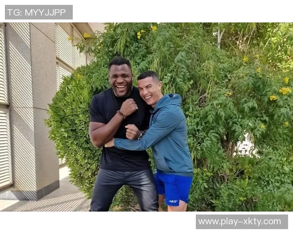 拳击教练：我很乐意和C罗坐下聊聊，我可以帮他提升心理素质