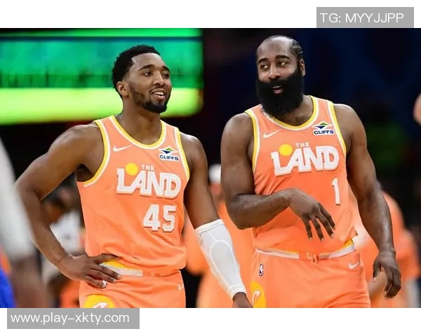 米切尔第三节火力全开8投6中三分1中3独得14分助队追分奋起反击